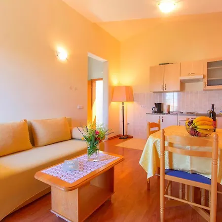 4 Palme Appartement Funtana